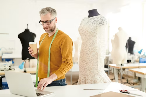Custom-Made: Creating Fashion Exclusive to You(图1)