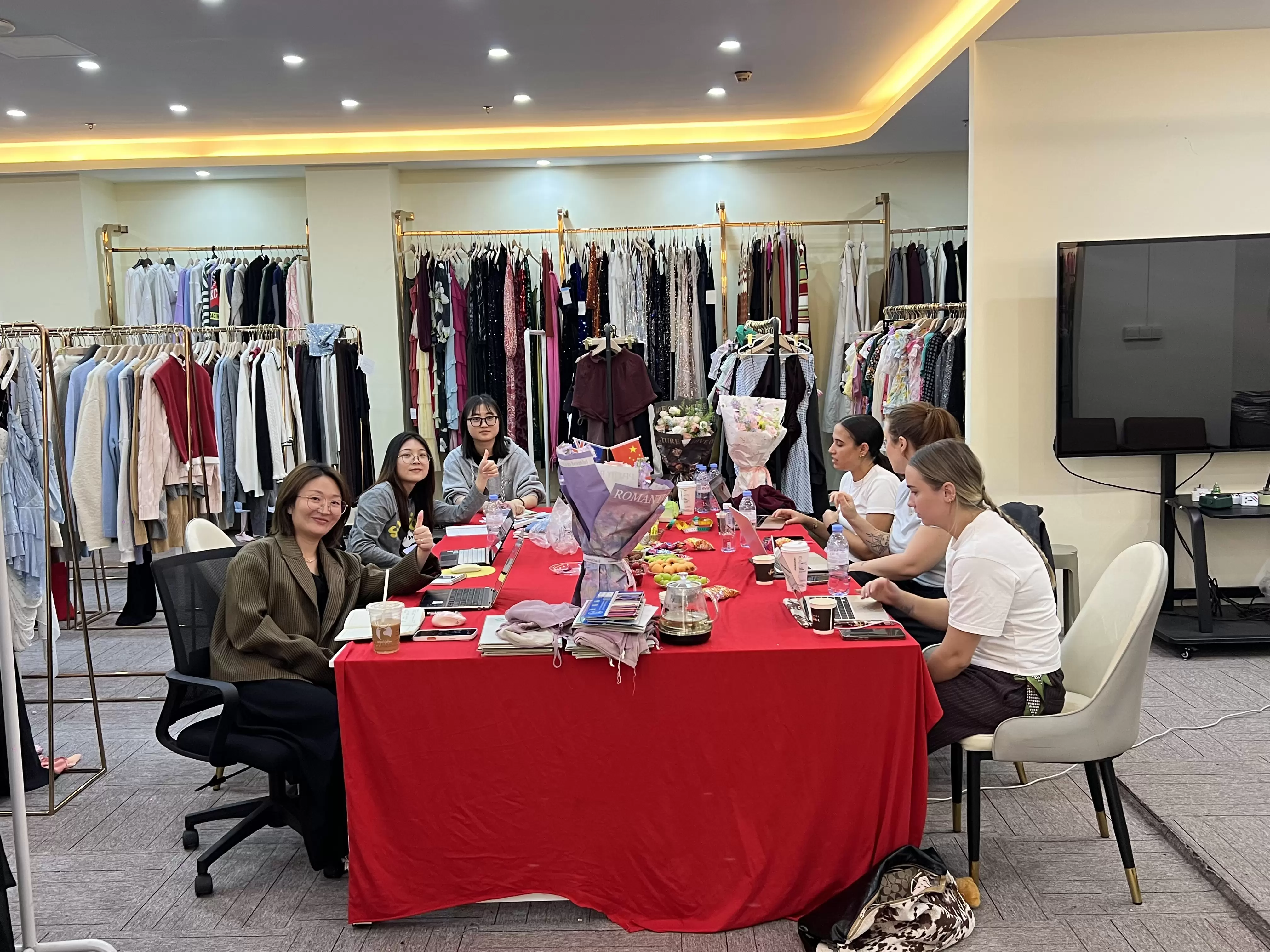 Behind the Scenes: A Successful Client Buying Meeting at SANBAI&rsquo;s Showroom