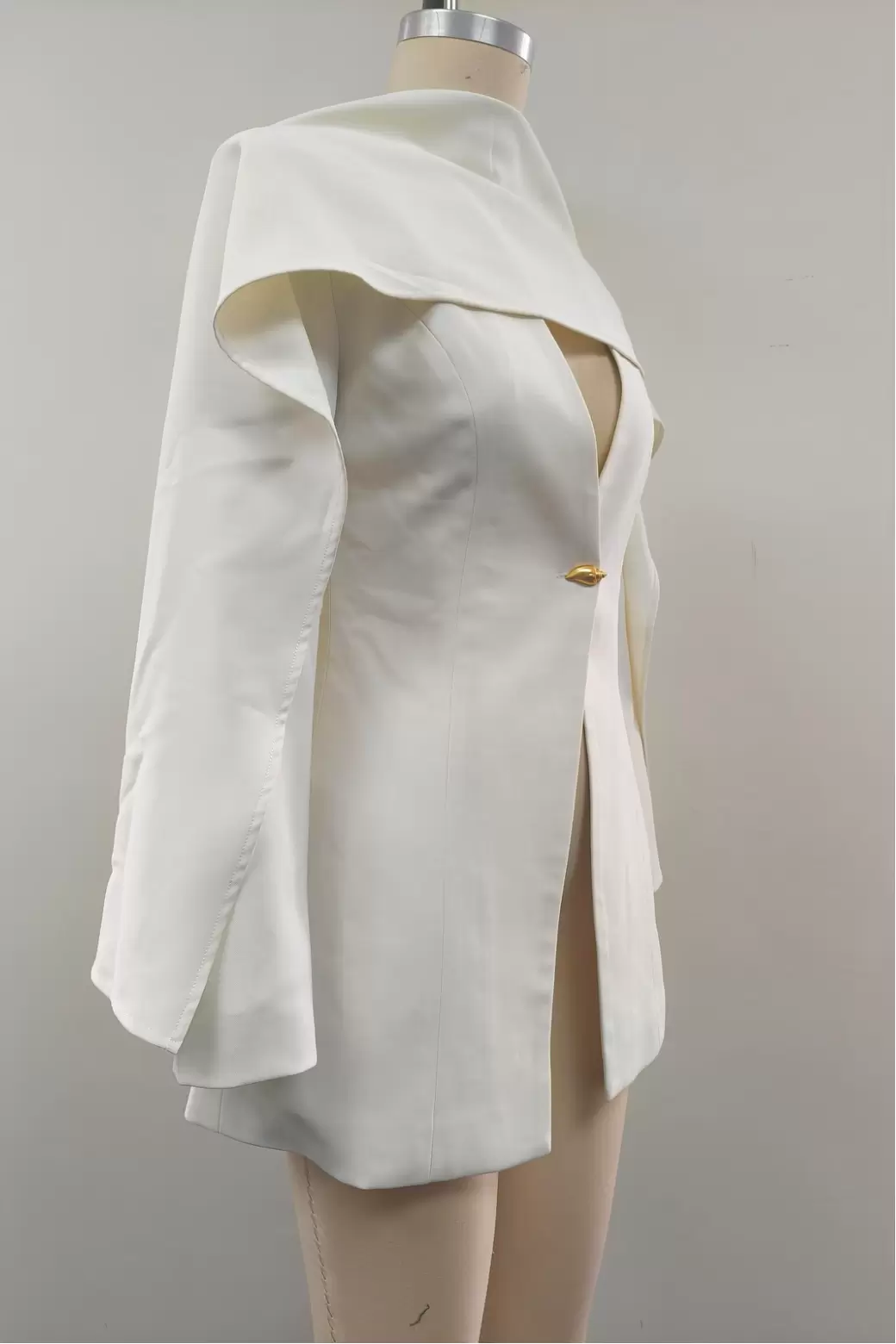 Women White Cape Collar Blazer Jacket Single Gold Button Oversized Fitted Office Business Short Coat