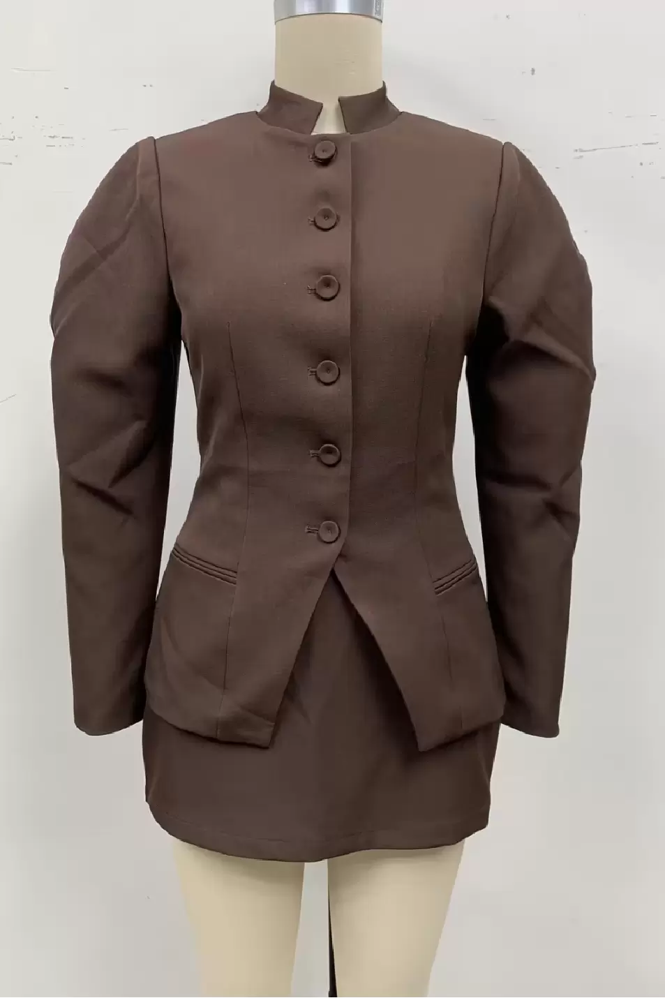 Women Brown Mandarin Collar Multi Button Fitted Cropped Blazer Jacket Long Sleeve Flap Pockets Short Skirt 2 Piece Set