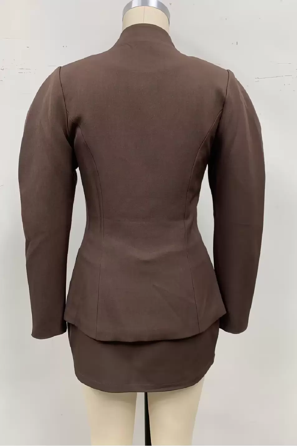 Women Brown Mandarin Collar Multi Button Fitted Cropped Blazer Jacket Long Sleeve Flap Pockets Short Skirt 2 Piece Set