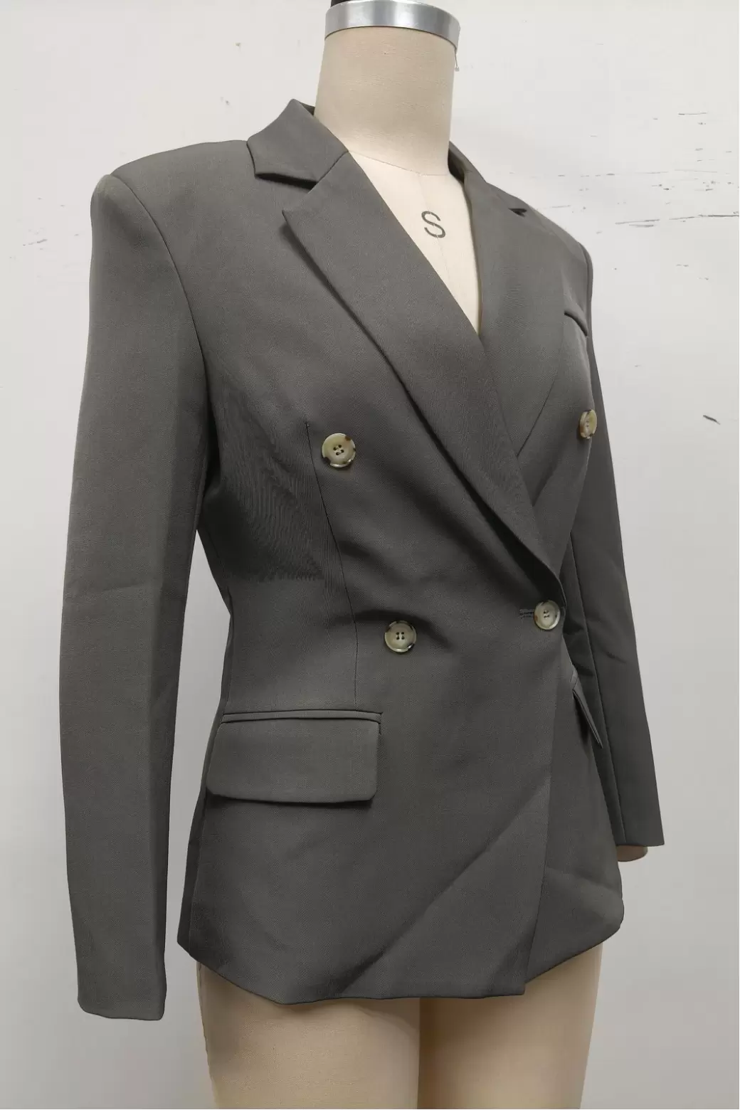 Women Burgundy Mandarin Collar Double Button Cropped Blazer Jacket Long Sleeve Flap Pockets Short Coat Chinese Style