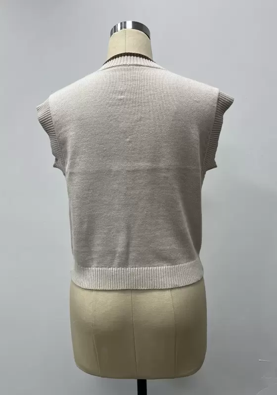 Sleeveless Cable Knit Vest