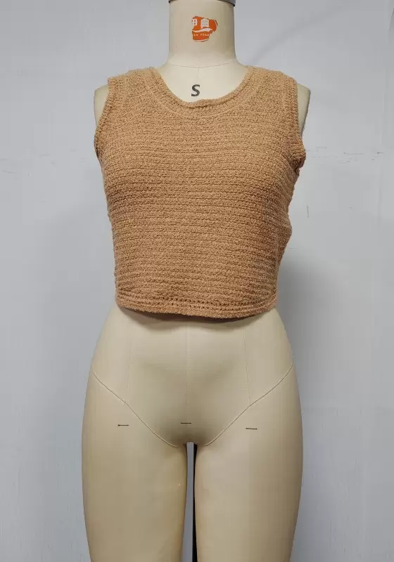 Sleeveless Knit Cropped Top​