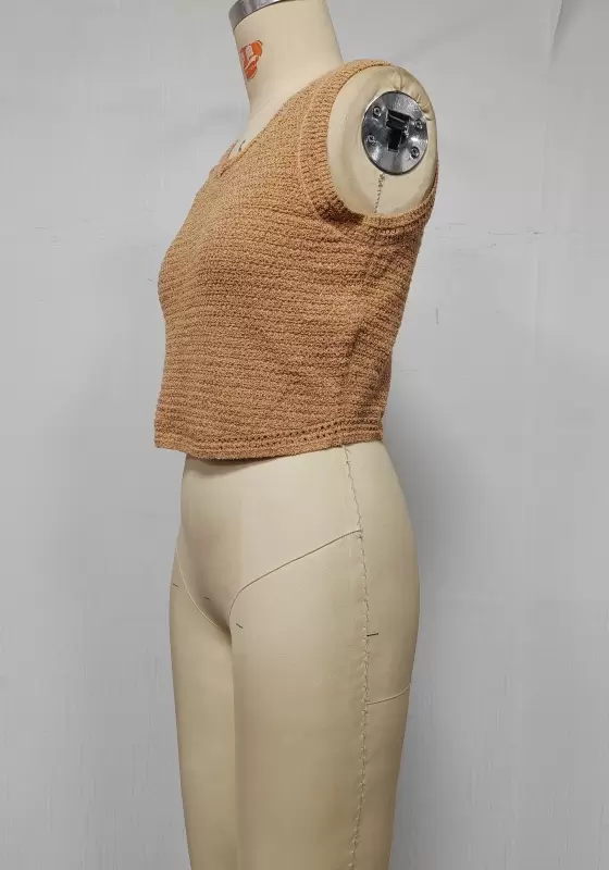 Sleeveless Knit Cropped Top​