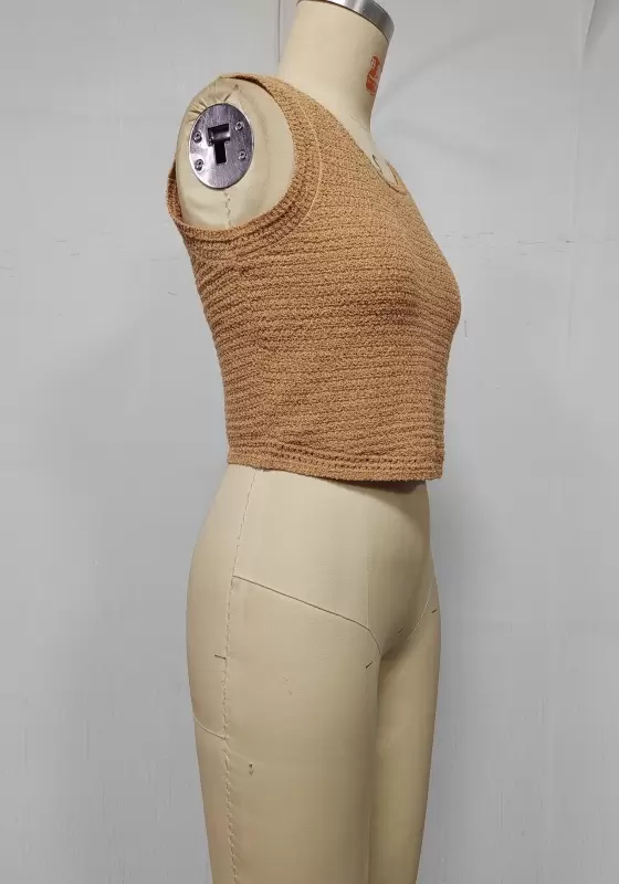 Sleeveless Knit Cropped Top​