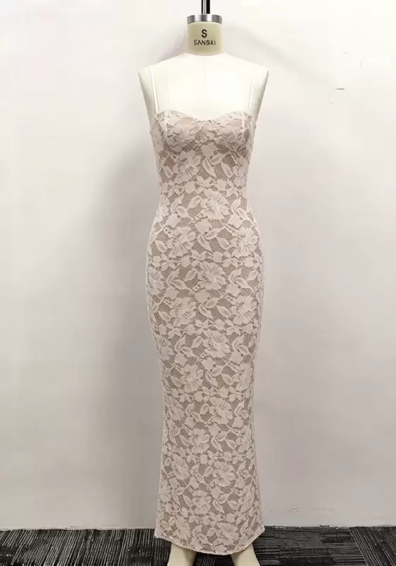 Romantic Lace Fit-and-Flare Gown &ndash; Bridal-Inspired Mermaid Dress for Women